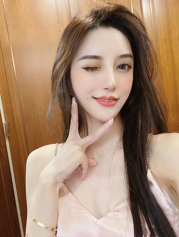 纽约外围女大学生